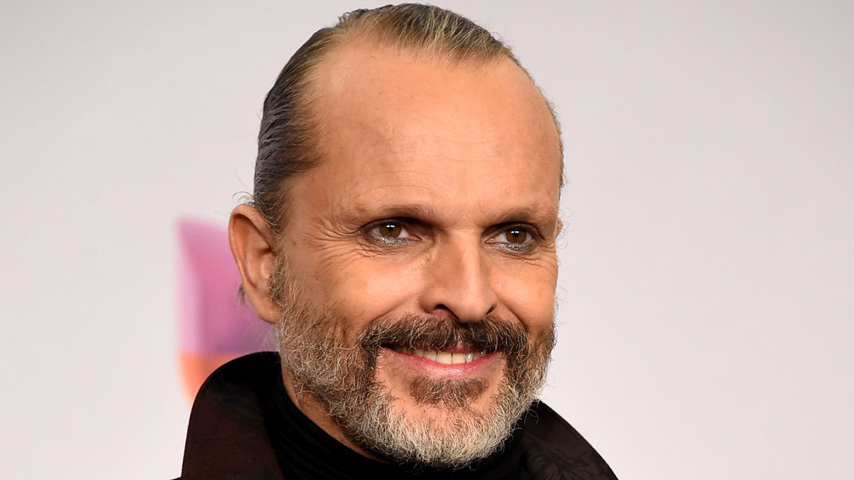 Miguel Bosé conquistó el Microsoft Theatre sin apoyarse en material antiguo  - InformeCorrientes.com - Corrientes Capital